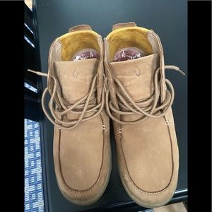 Olukai never worn men’s chukka boot.